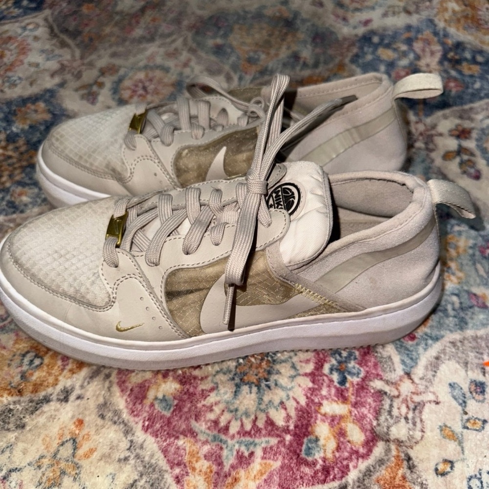 Women 8.5 Nike Court Vision Alta TXT